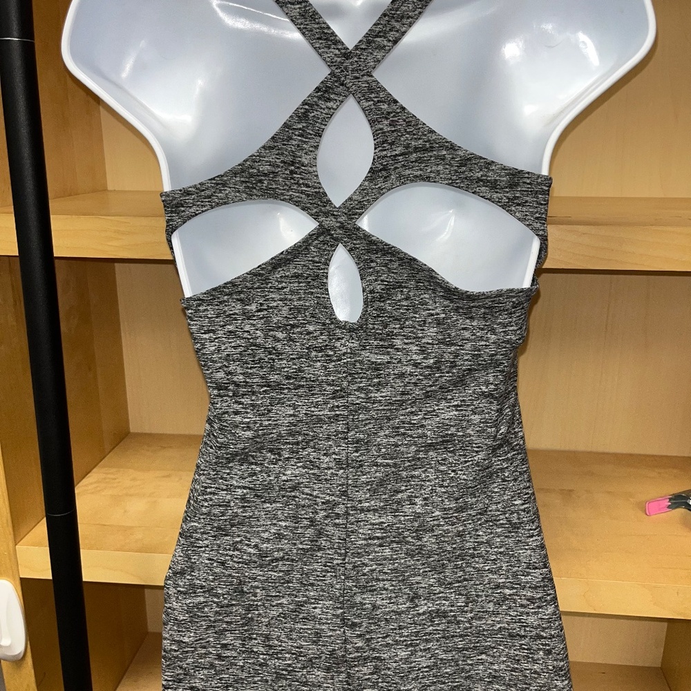 BEYOND YOGA HEATHERED GRAY TANK TOP SHIRT M - Picture 2 of 3